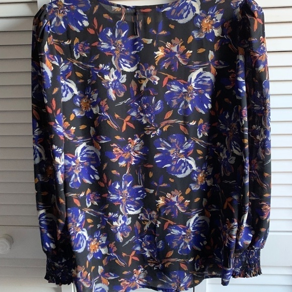 Pleione Long-Sleeve Floral Blouse with Keyhole Neckline in Small Size - Picture 5 of 9
